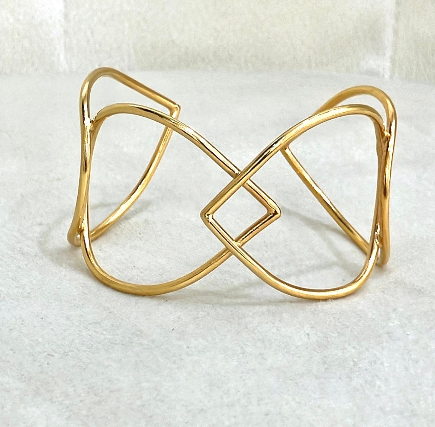 the zivanora sisi 2 statement gold cuff bracelet